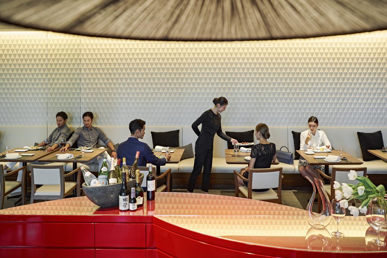 Silks Club Hotell Kaohsiung Eksteriør bilde The Wing at Hong Kong International Airport